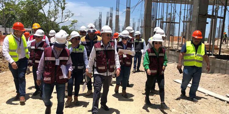 Issste hace historia al construir 6 hospitales en 480 días: Pedro Zenteno