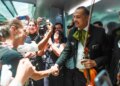 Mariachis reciben a Claudia Sheinbaum en Guadalajara.