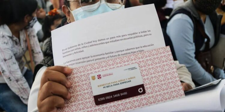 Mi Beca: Saldo y Pagos Pendientes.
