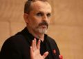 Miguel Bosé aclara si se va o se queda en México tras violento asalto que sufrió