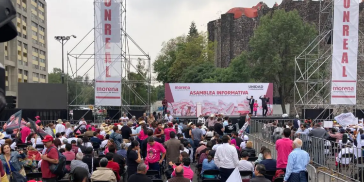 Monreal busca candidatura Morena en Tlatelolco