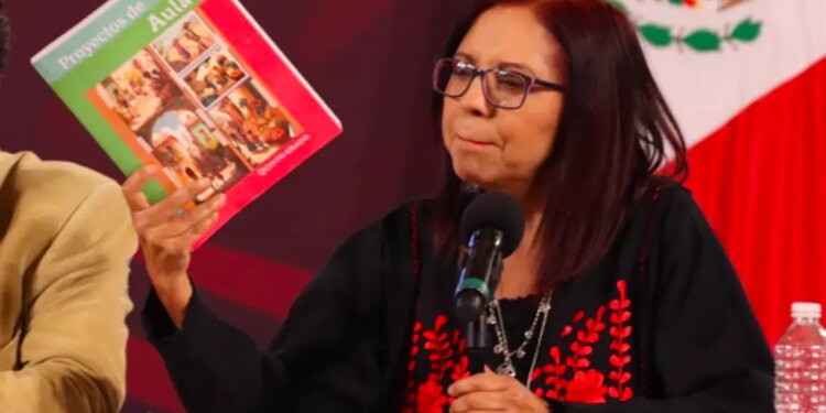 SEP libera planes de estudio y libros.