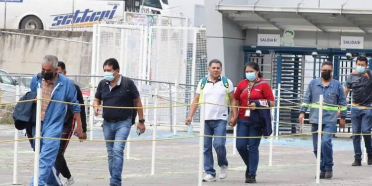 Sin acuerdo salarial, huelga en Volkswagen.