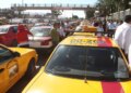 Taxistas exigen destitución de secretaria de Movilidad