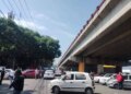 Transportistas bloquean avenida en Tlalnepantla.