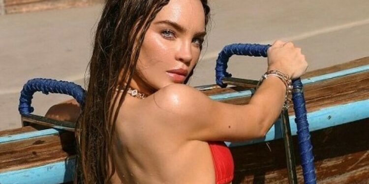 Belinda en bañador