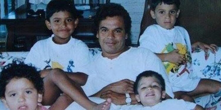 Juan Gabriel y sus hijos