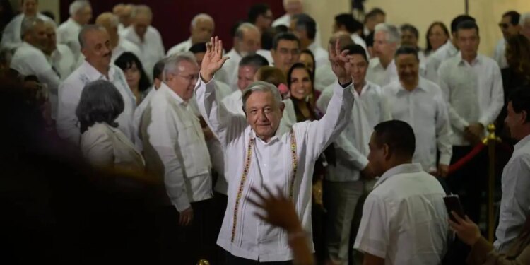 AMLO limita crecimiento del PIB.