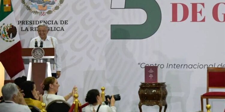 AMLO presenta informe presidencial en provincia