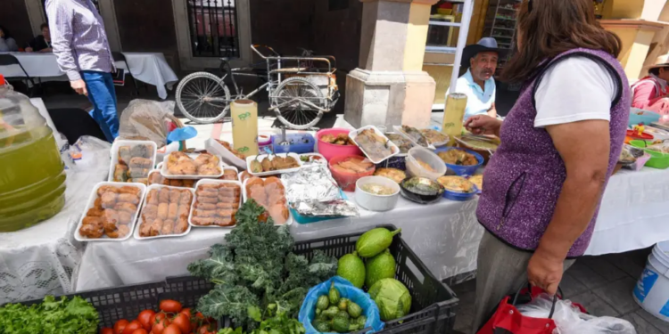 Alza continua confianza del consumidor.