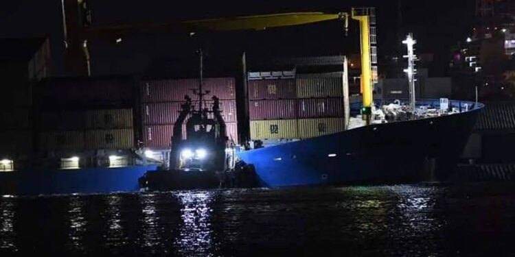 Carguero de Baja Ferries se hunde en Mazatlán