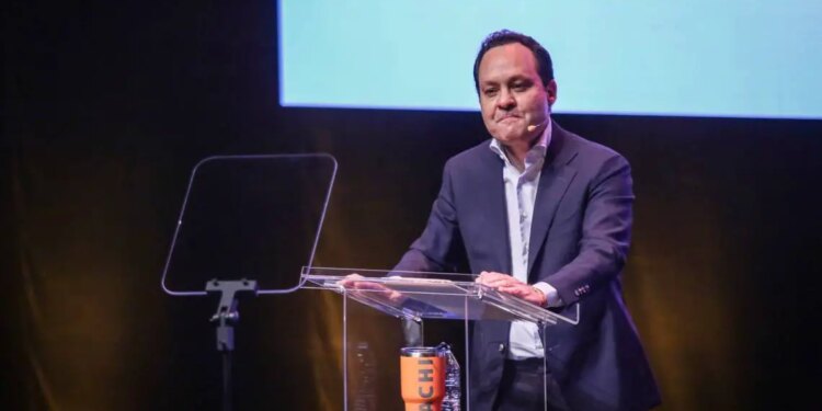 Castañeda revela su aspiración a gobernar Jalisco.