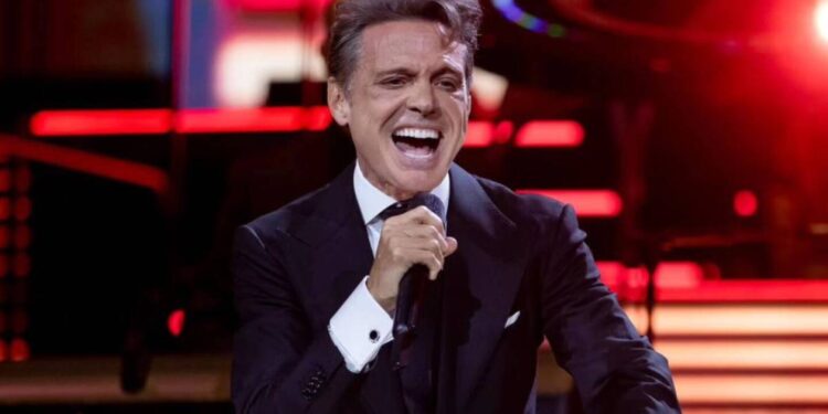 Difunden en un video los movimientos más sensuales de Luis Miguel en su Tour 2023