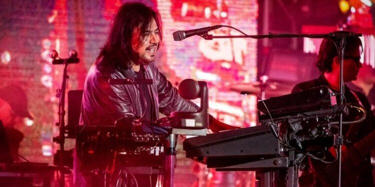 El día que Adolfo Ángel le dedicó 'La mujer que soñé' a Verónica Castro para confirmar su amor