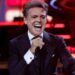 Este famoso cantante es el compositor del tema Hasta que me olvides… ¡Se escribió en una servilleta!