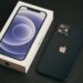 Francia prohíbe venta iPhone 12 por potentes ondas.