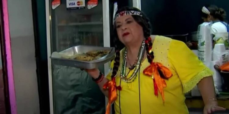 Lucila Mariscal 'Lencha' vende antojitos mexicanos por falta de trabajo en la pantalla