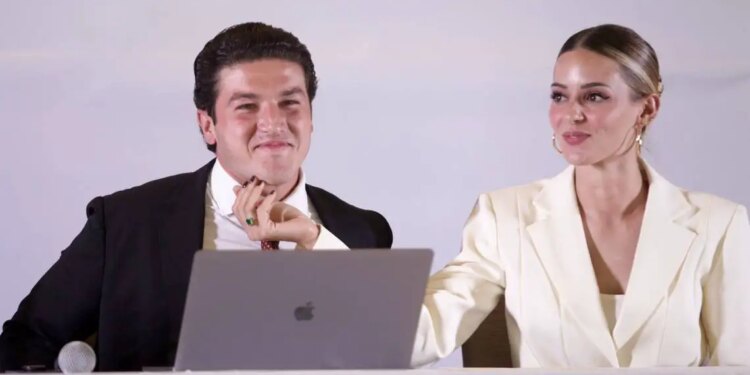 Samuel García postula a su esposa para el Senado 2024.