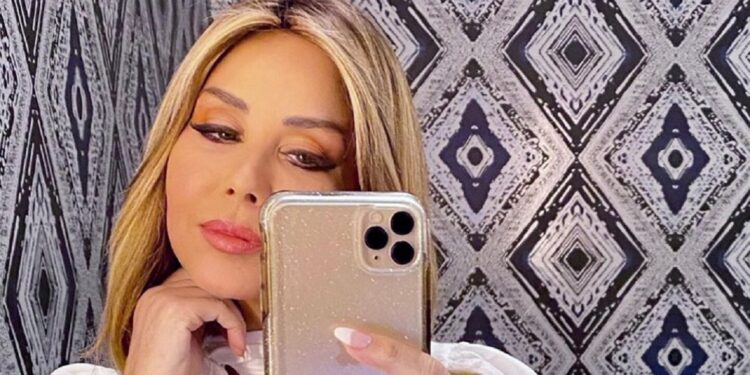 esta es la propuesta de Myrka Dellanos para arreglar sus diferencias