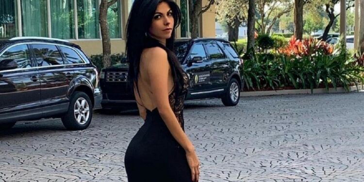 ¡Impactantes! Las fotos de África Zavala en la bañera que paralizaron Instagram