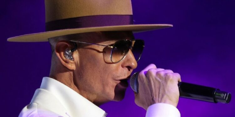 ¡Lleno de ira! Erik Rubín explota frente a su hija Mía por la incómoda pregunta de una reportera