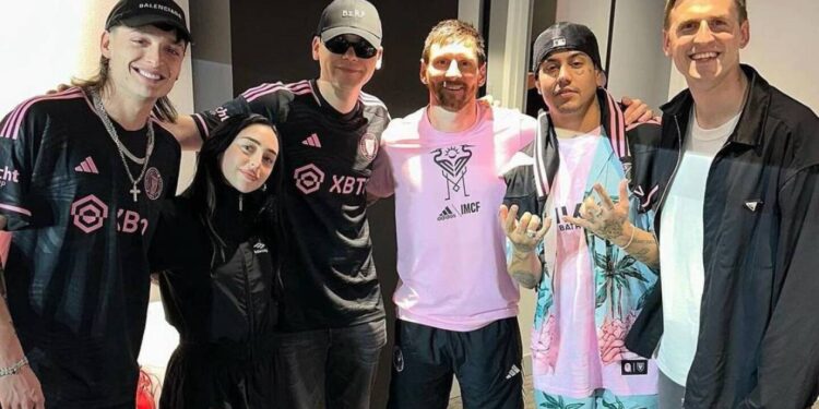 Así fue el encuentro de Peso Pluma con Lionel Messi