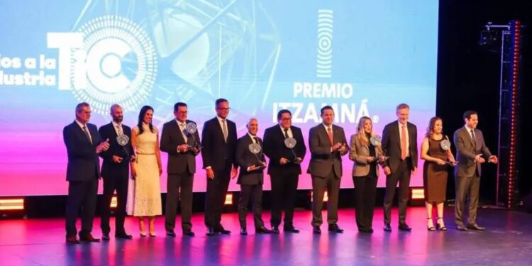 Avanzada nocturna de innovación y tecnología