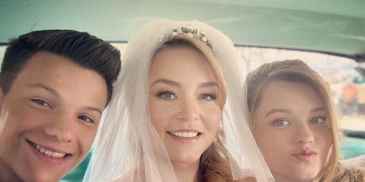 El día que Isabella Tena, 'hija' de Angelique Boyer, sorprendió a la actriz con un regalo especial