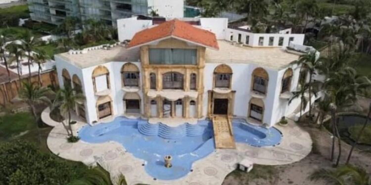 Las devastadoras imágenes que reflejan cómo quedó la mansión de Luis Miguel en Acapulco tras el huracán 'Otis'