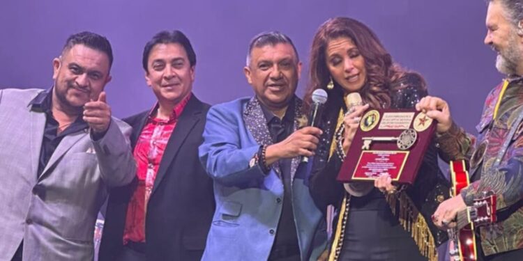 Lucero y Mijares recibieron la Llave Emblemática de la Capital Mundial del Entretenimiento