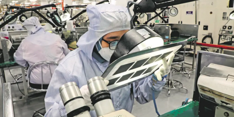 México aspira a la autosuficiencia electrónica.