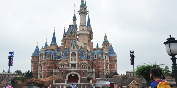 Parques Disney apoyan a la empresa.