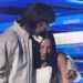 Peso Pluma y Nicki Nicole se dejan ver muy enamorados en los Premios Billboard 2023