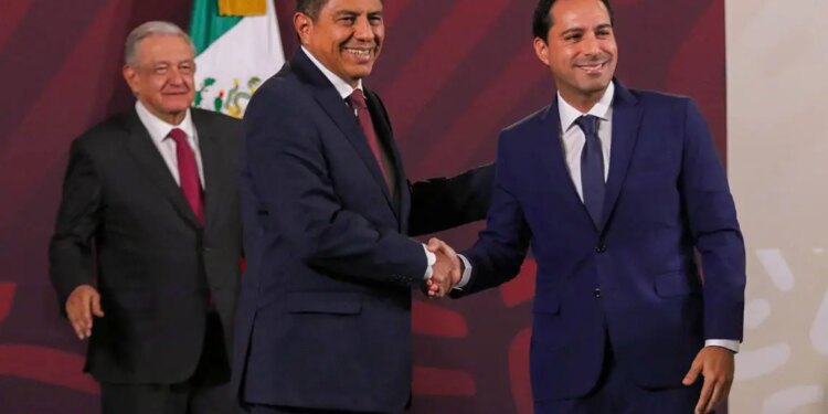 Salomón Jara cede liderazgo de Conago a Mauricio Vila.