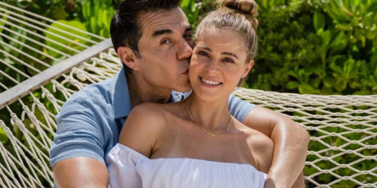 Adrián Uribe y Thuany Martins le dan la dulce bienvenida a su segundo hijo