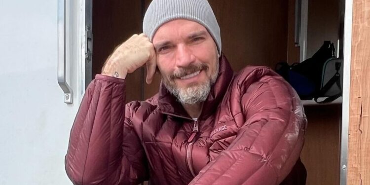 El consejo de Julián Gil a sus fans luego de ser diagnosticado de nuevo con cáncer de piel