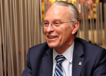 Empresarios se oponen jornada laboral 40 horas.