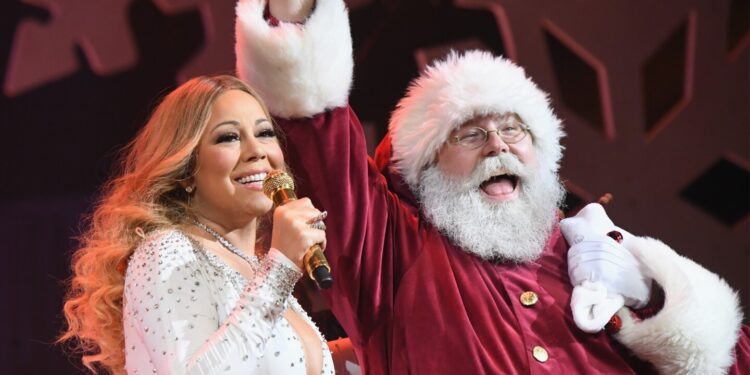 Mariah Carey se 'descongela' para iniciar la época navideña con este divertido video
