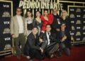 Protagonista de Se llamaba Pedro Infante causó revuelo llegando en falda a su estreno