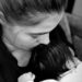 Thuany-Martins-con-su-hijo-Matteo-quien-tiene-11-días-de-nacido.jpg