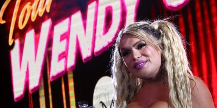 Wendy Guevara exhibe a Eduin Caz tras su polémica con una mujer trans; dice que también le manda 'mensajitos'