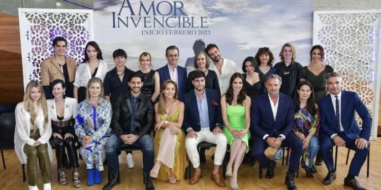 ¡Esta es la parejita que se enamoró en telenovela de Juan Osorio!