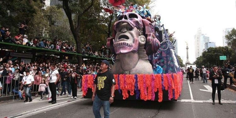 ¡Esto es todo lo que debes sobre el gran Desfile de Día de Muertos! Cómo y dónde ir
