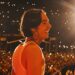 Natanael Cano besó a su guitarrista en el escenario y hasta le lanzó un piropo: el video viral