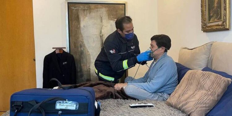 Pepillo-Origel-alarma-a-sus-seguidores-al-aparecer-en-su-cama-con-tanque-de-oxígeno.jpg