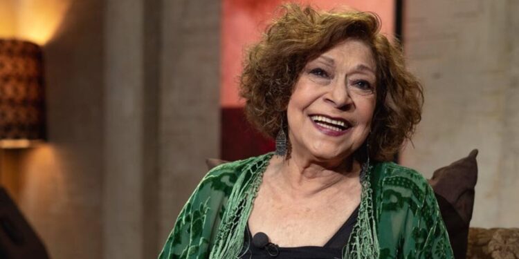 Quién era Cristina Pacheco, la conductora de ‘Aquí nos tocó vivir’ que murió a los 82 años