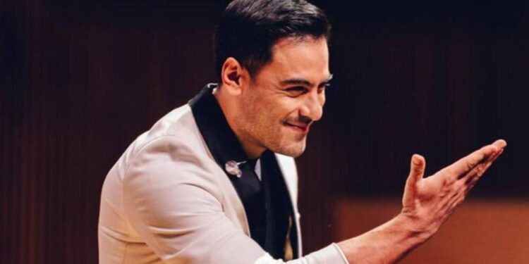 Esta-es-la-primera-imagen-donde-Carlos-Rivera-está-con-su-bebé-León.jpg