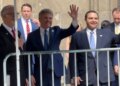 AMLO se reúne con legisladores estadounidenses en la Ciudad de México.