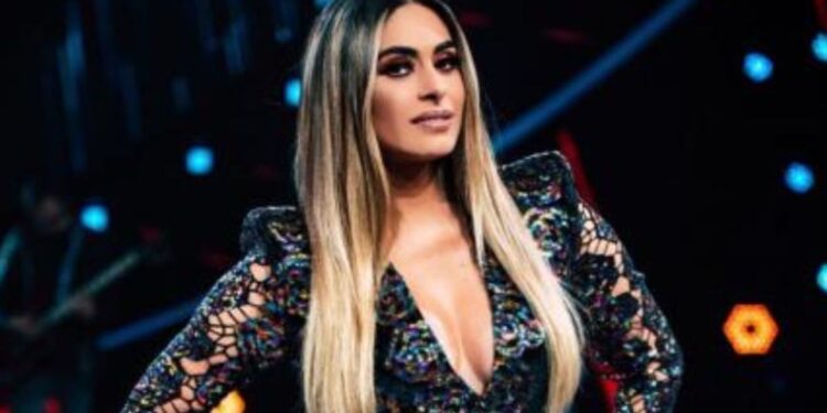Galilea Montijo hasta "se chupa los dedos" con un "Doriloco" callejero: VIDEO