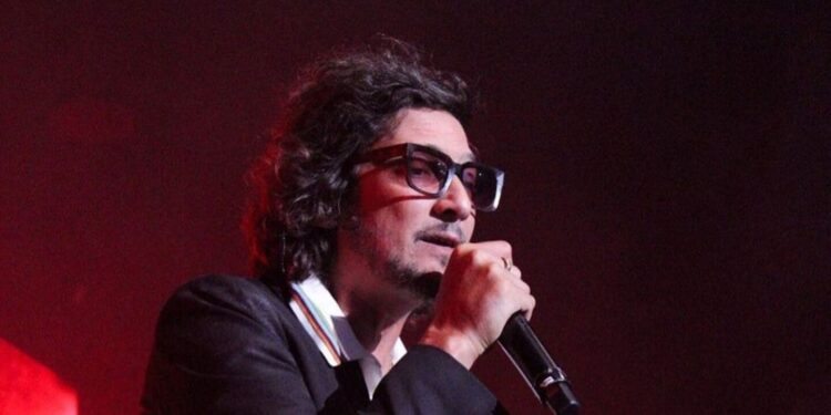 León Larregui se hizo un llamativo cambio de look y desató la curiosidad entre los fans de Zoé